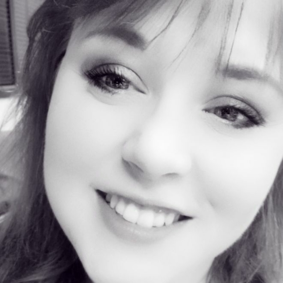 Meet your Posher, Chantaye - Picture 3 of 3